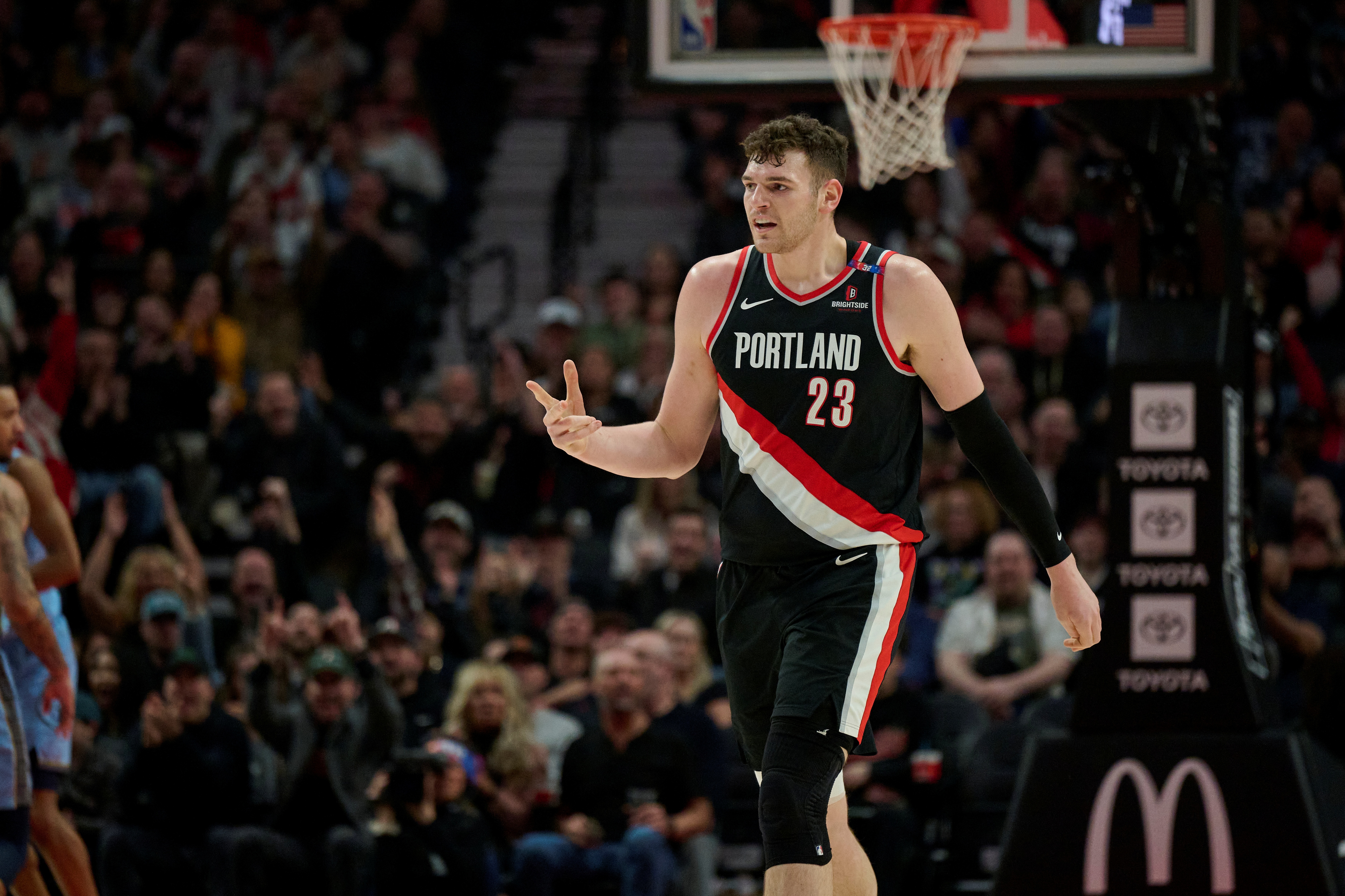 杨瀚森位列第25名而克林根无缘榜单,开拓者媒体指出后者场均6.5分7.9板1.6助仍入选新秀二阵