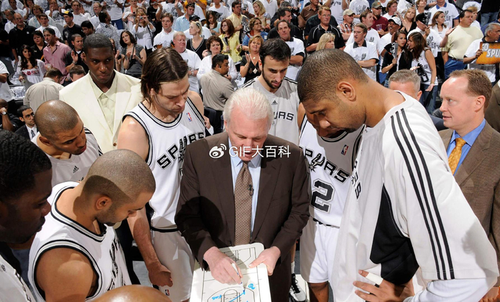 电竞世界杯-太罕见!从替补打成巨星,NBA78年仅6人!吉诺比利4冠+绝境斩魔|马努·吉诺比利|马刺|蒂姆·邓肯|托尼·帕克|圣安东尼奥马刺队_新浪体育_新浪新闻