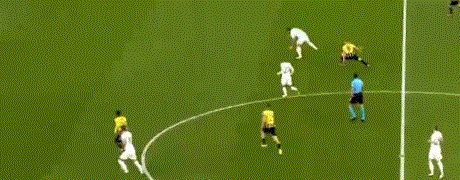1636059761729099546.gif ewc电竞世界杯-【欧协杯】孙兴慜头筹 孔蒂首战3红 热刺被追2球胜